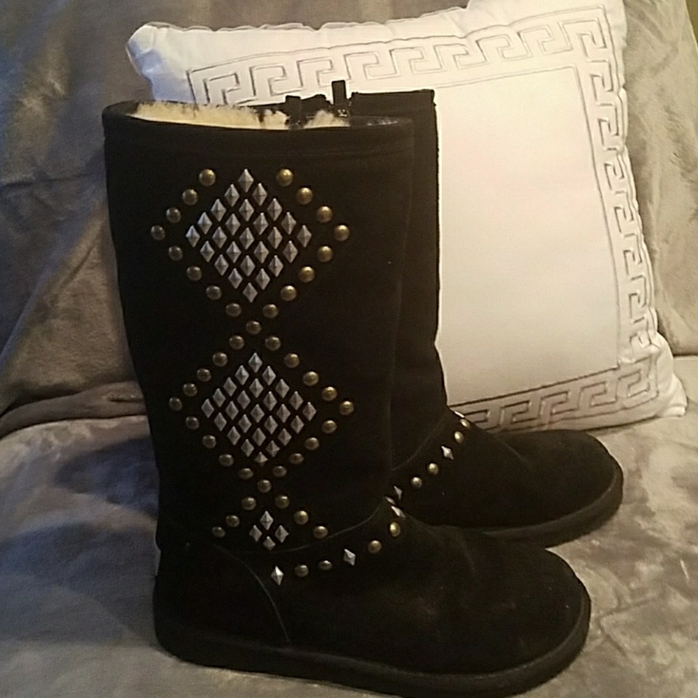 (SOLD)UGG Limited Edition Avondale Studded Boots